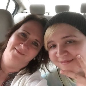 Meet your Poshers, Lucy & April